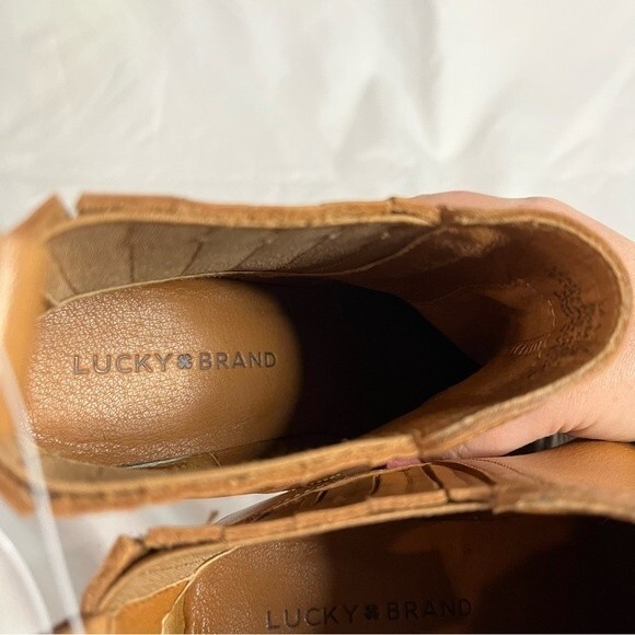 Lucky Brand Womens size 8.5 Brown Tan Ilisse Leather Ankle Bootie Cowboy Slip On - Picture 5 of 8